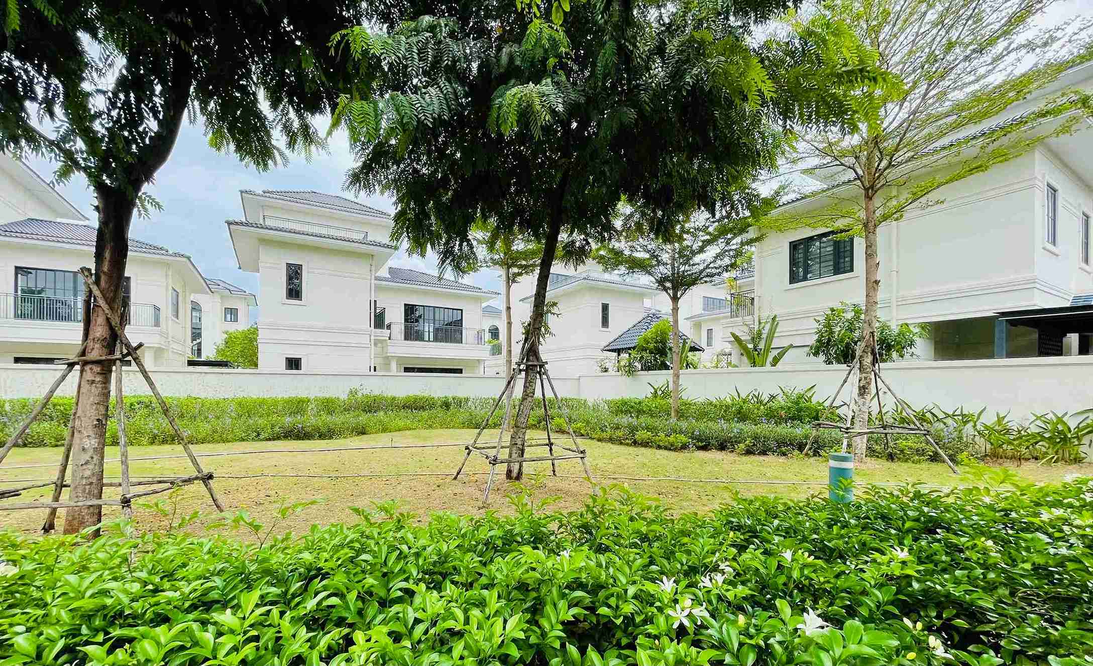 Ban biet thu Don lap Phap Swanbay view cong vien gia tot