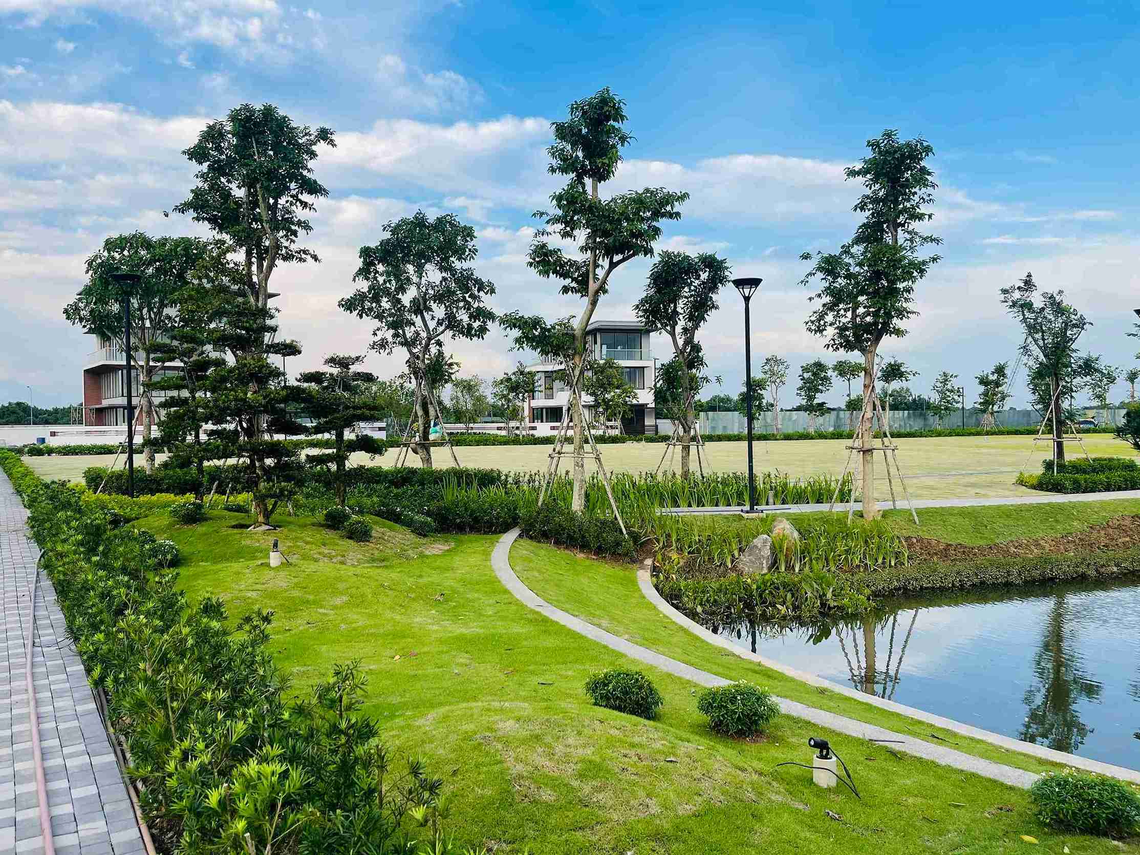 Ban don lap Oasia Swanbay view cong vien