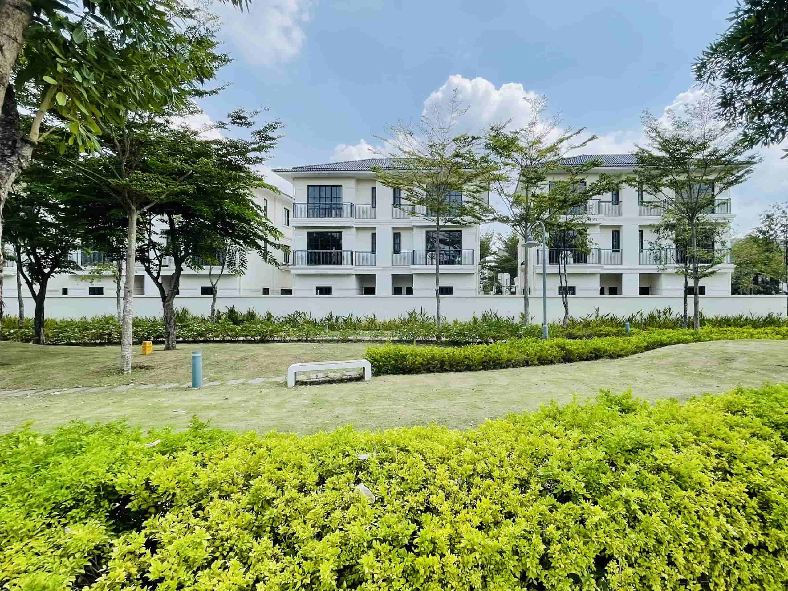 Ban biet thu song lap Swanbay Zone 4 view cong vien